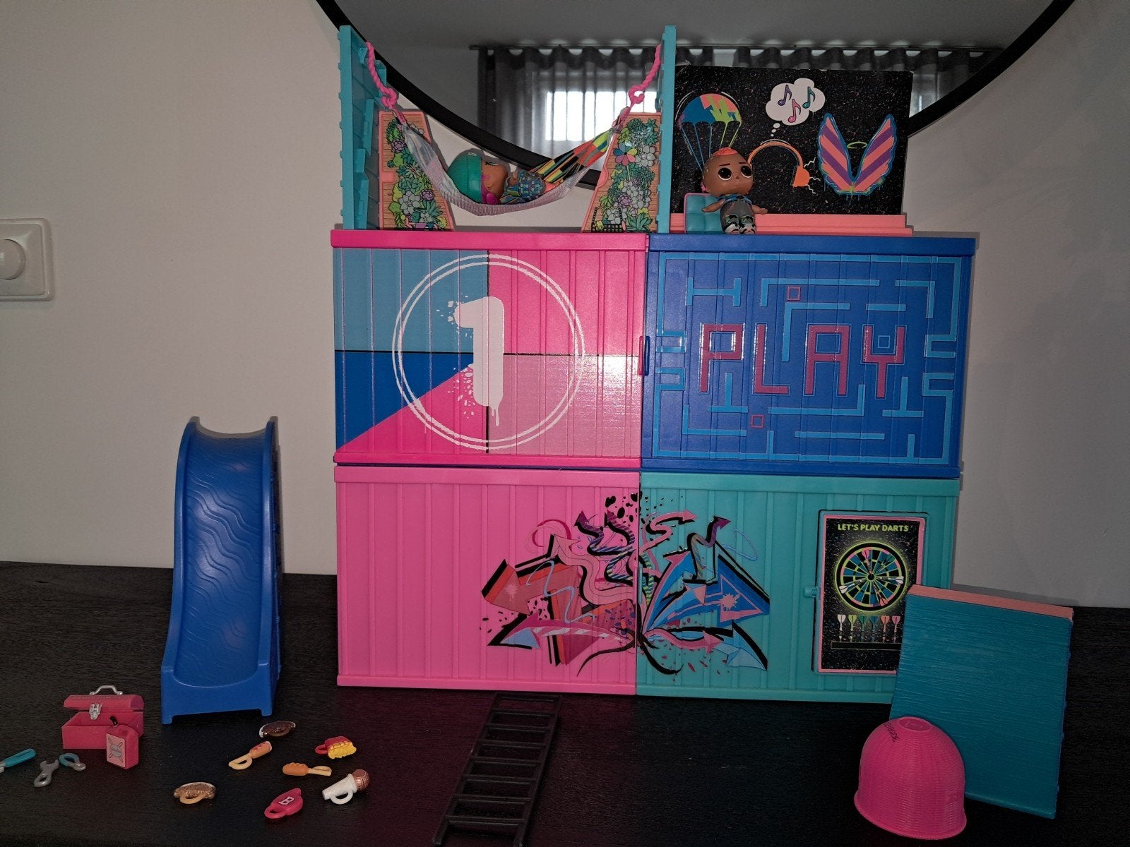 L.O.L. Surprise! O.M.G. Speelhuis met 2 poppen, Ophalen, Zo goed als nieuw, Overige typen