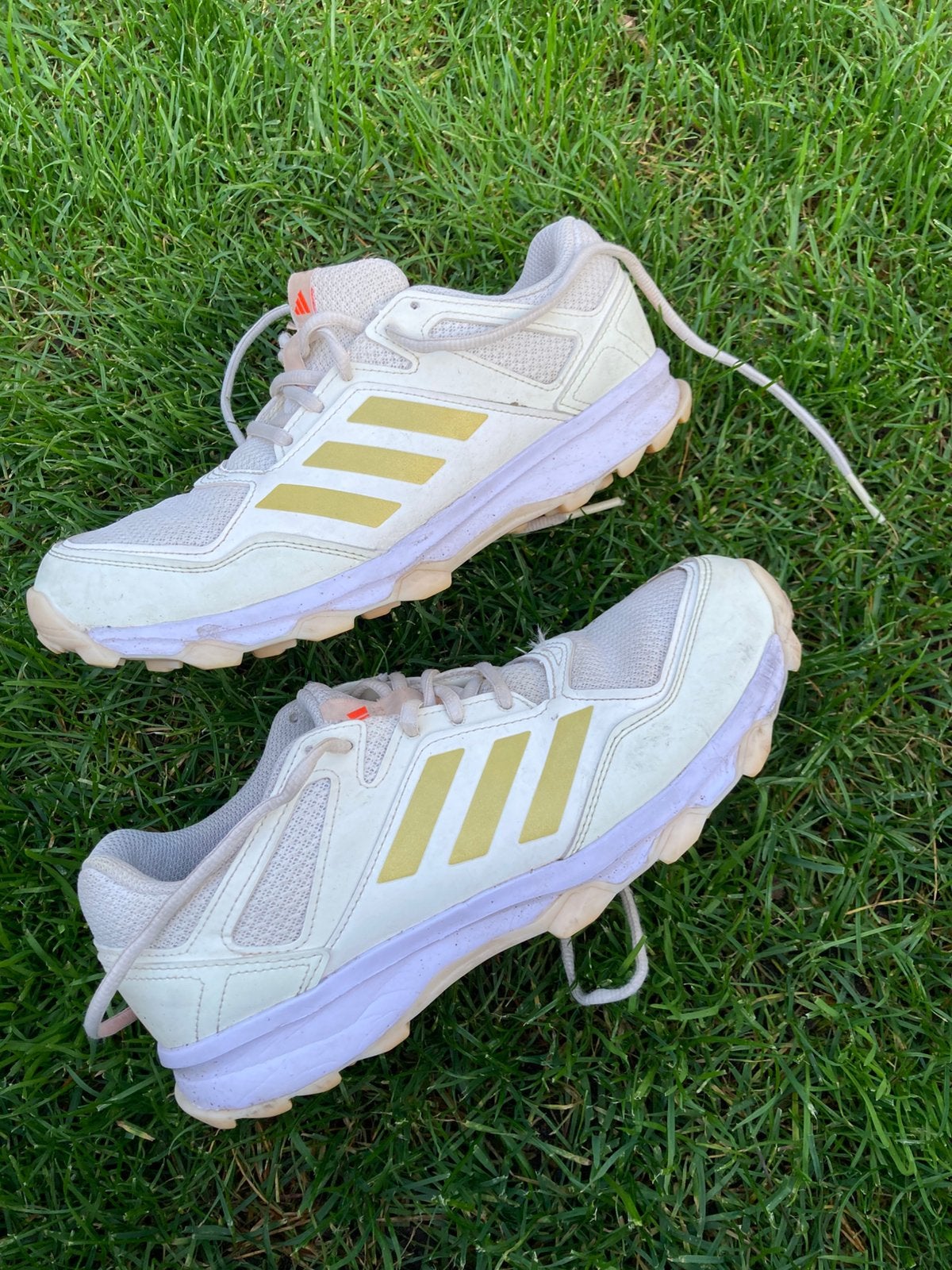 Hockey veldschoenen Adidas mt 42 2/3, Ophalen, Zo goed als nieuw, Schoenen