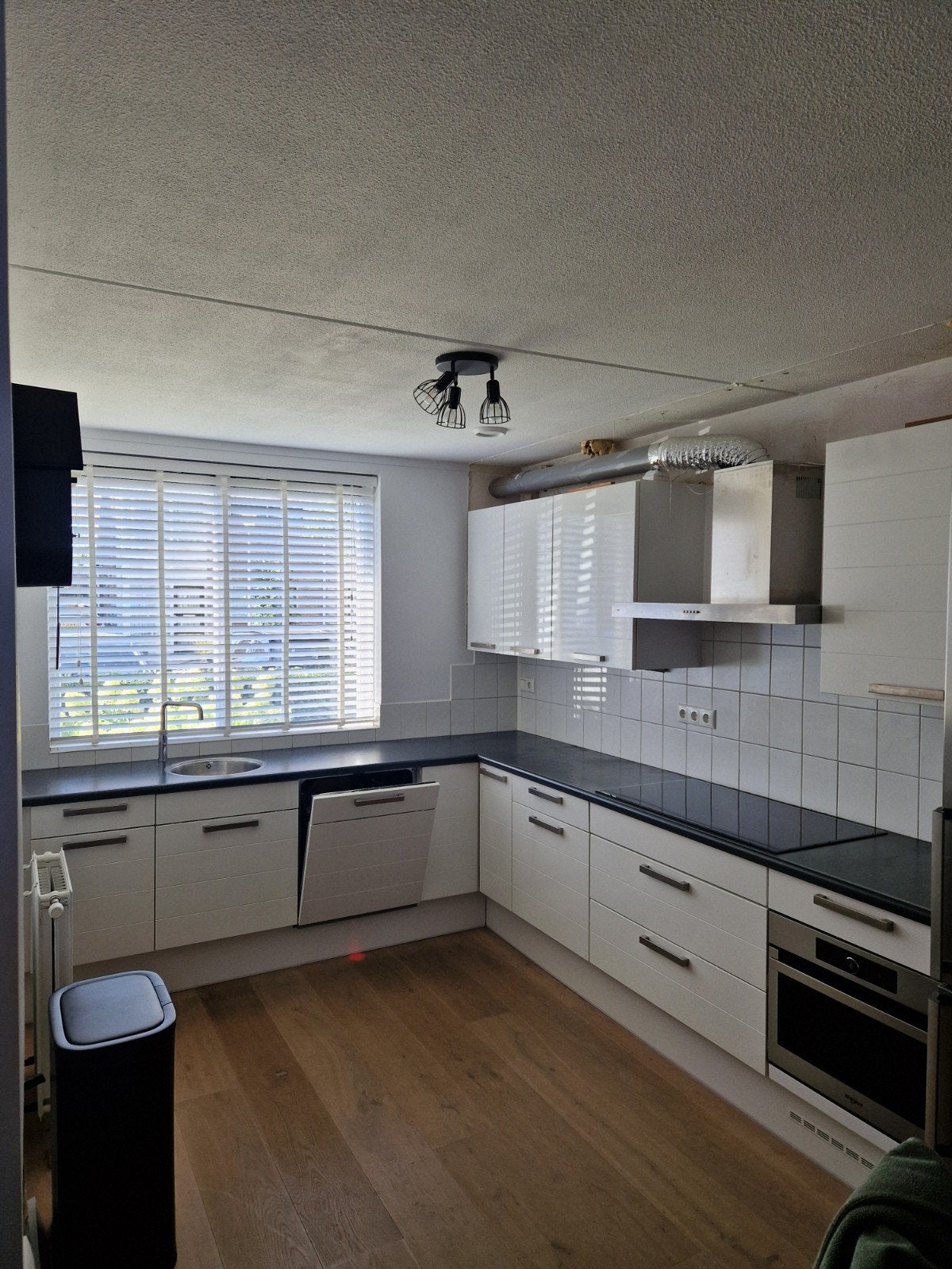 Hoogglans witte keuken zonder apparatuur gratis af te halen, Ophalen, Gebruikt, Wit, Hoekkeuken