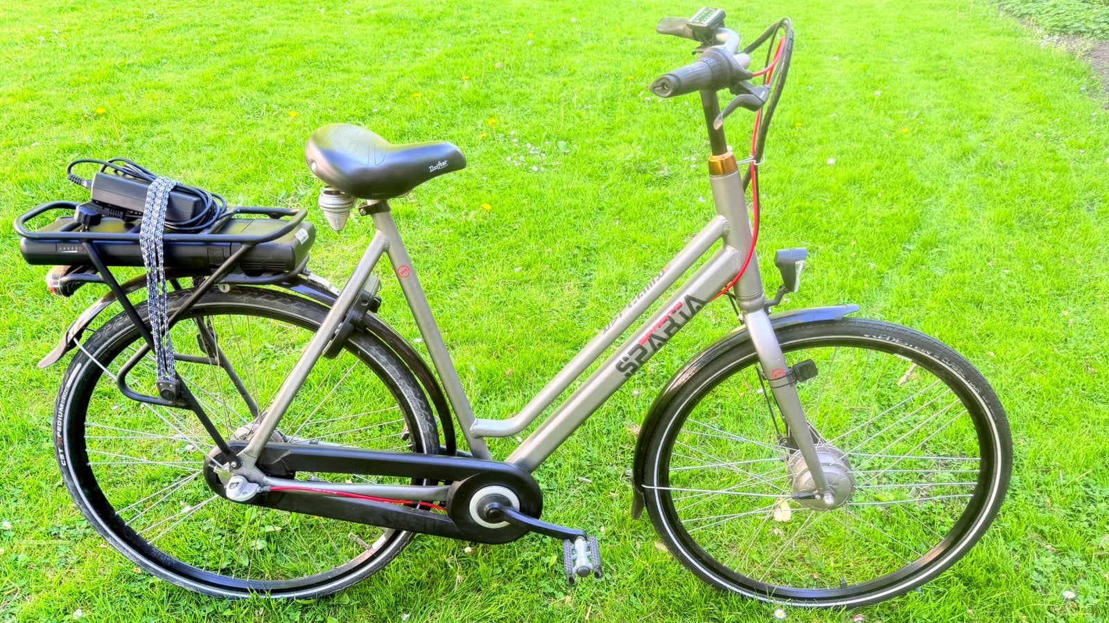 Goede nette werkende unisex damesfiets E-bike Sparta 56cm N3, Fietsen en Brommers, Ophalen, Sparta, Gebruikt, Versnellingen