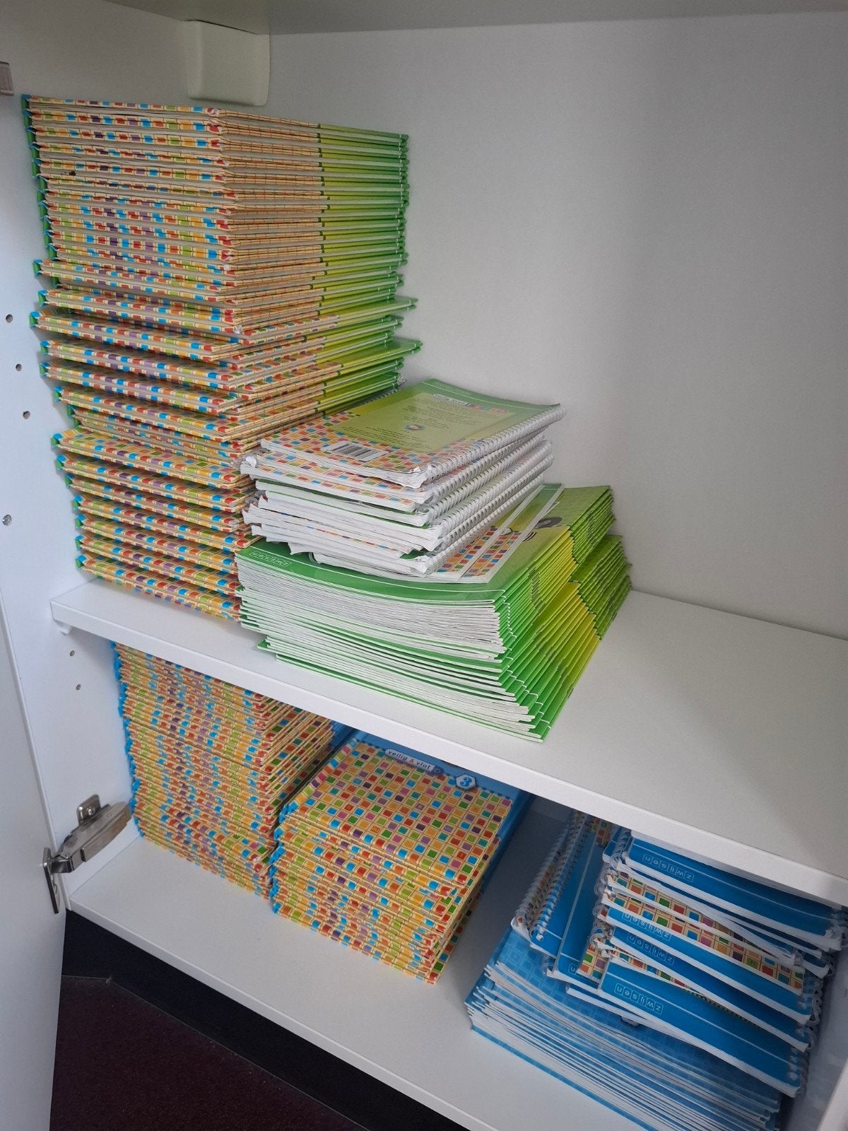 Letterbord met magnetische letters en wandplaten (2x), Ophalen, Gelezen, Overige niveaus, Nederlands