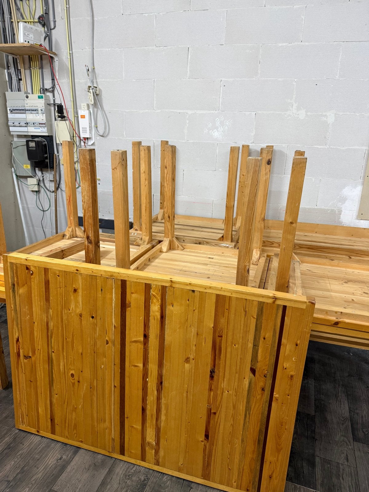 Robuuste houten tafels - Ideaal voor horeca of tuin GRATIS!!, Huis en Inrichting, Tafels | Eettafels, Ophalen, Gebruikt, 100 tot 150 cm