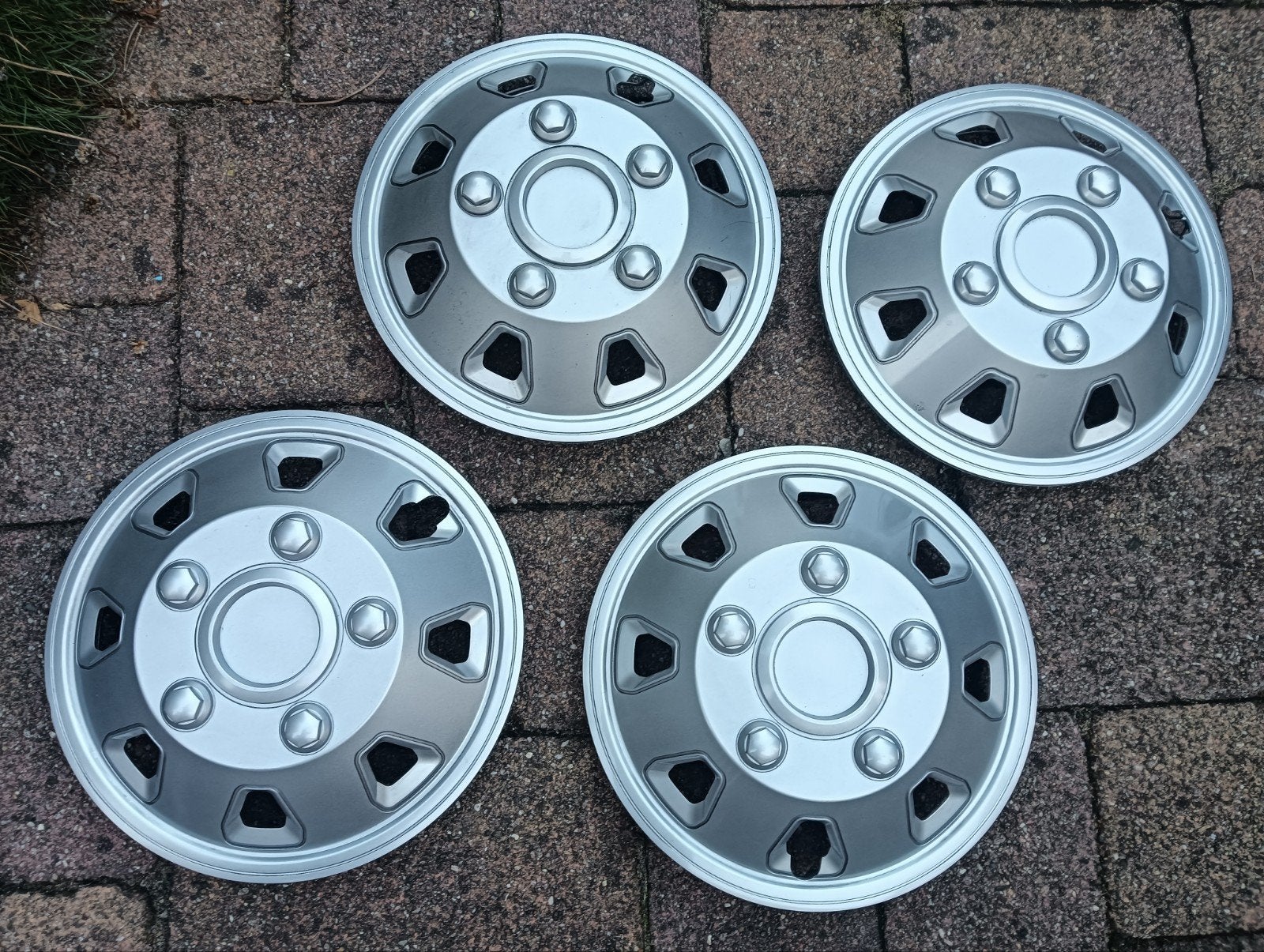 wieldoppen 14 inch, Ophalen, Zo goed als nieuw