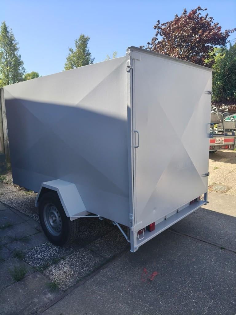 Gesloten aanhangwagen Merk Gookar, Ophalen, Gebruikt