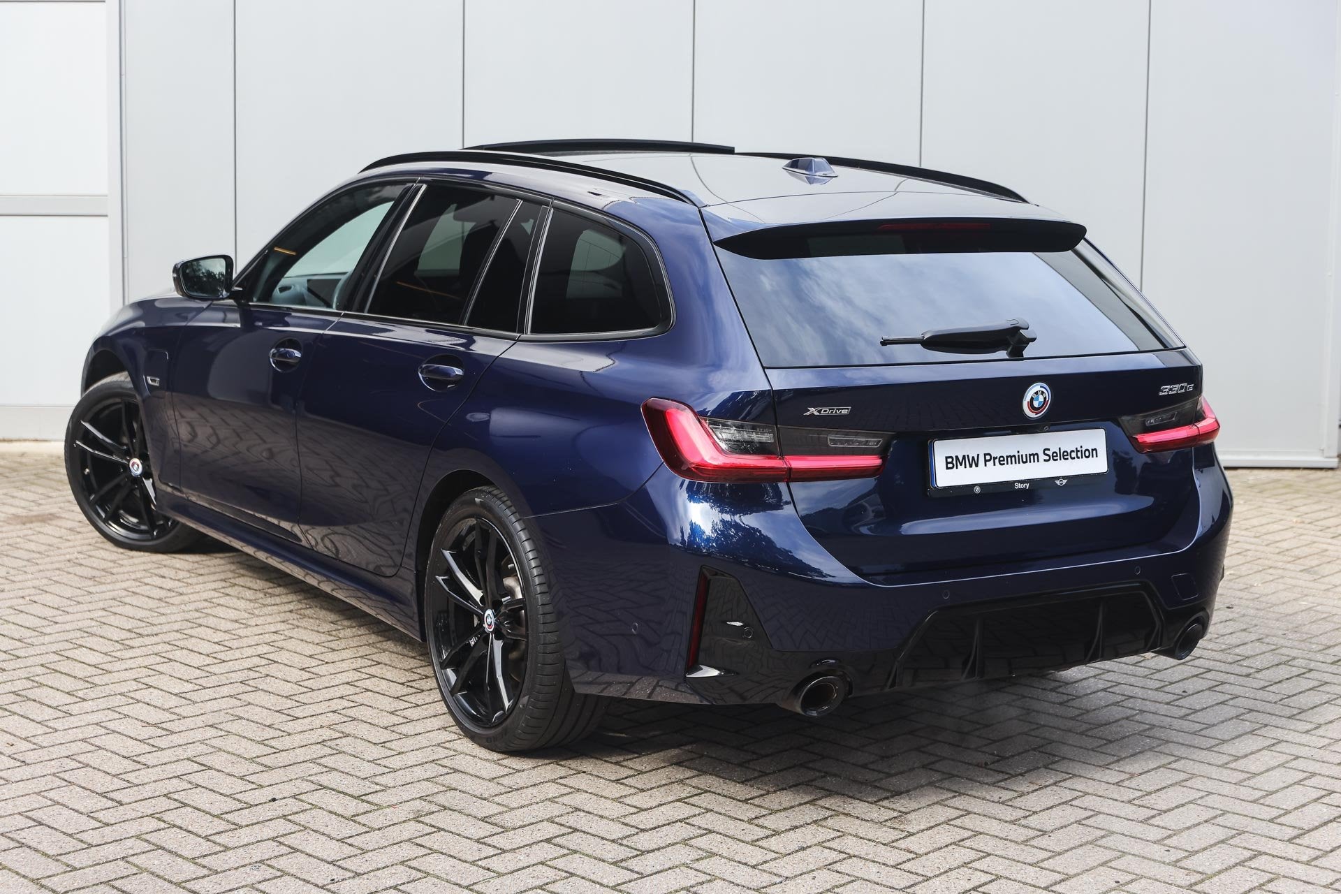 BMW 3 Serie Touring 330e xDrive M Sport Automaat / Trekhaak, Auto's, 1998 cc, Gebruikt, Met garantie (alle), Blauw