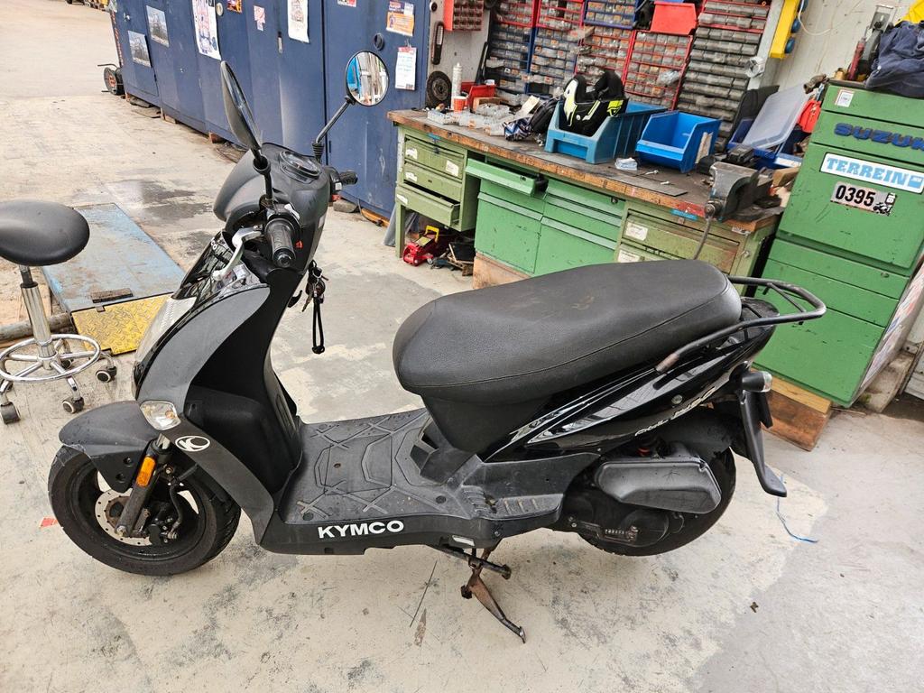 Kymco agility nieuwe motorblok blauwe kenteken, Fietsen en Brommers, Ophalen