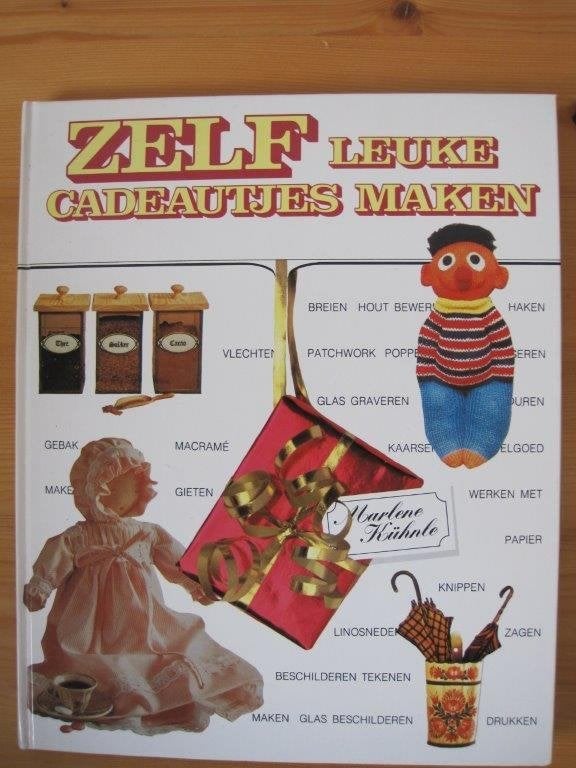Zelf leuke cadeautjes maken: van lappendeken tot linosnede, Ophalen of Verzenden, Zo goed als nieuw, Knutselboek