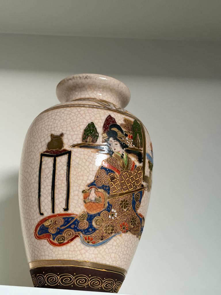 2x Antieke Japanse Satsuma Vaas met Geisha Decoratie, Ophalen of Verzenden
