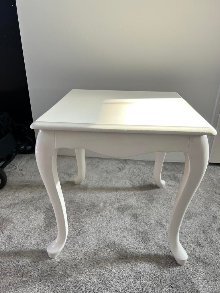 Vierkant Hoogglans wit sidetable met barok potten, Huis en Inrichting, Tafels | Sidetables, Ophalen, 100 tot 150 cm, Vierkant
