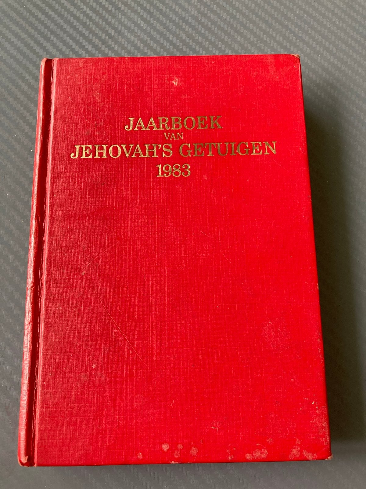 Jaarboek van Jehovah's Getuigen 1983 - Zeldzaam exemplaar, Ophalen of Verzenden, Gelezen, Overige religies