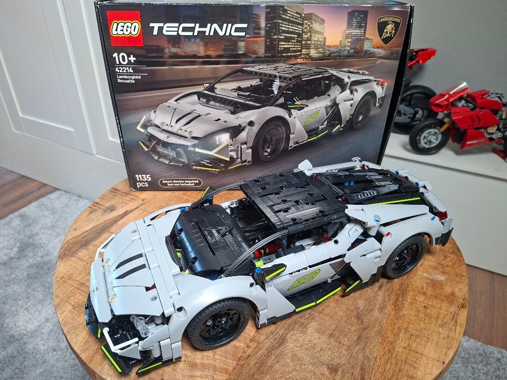 lego technic 42214, 42204 en 42205 supercars