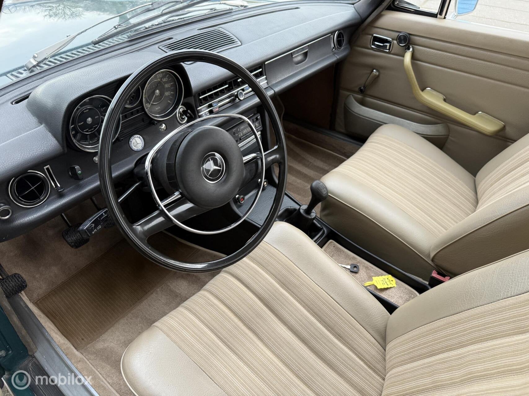 Mercedes-Benz 200 W115 NAP Unieke staat, foto 9