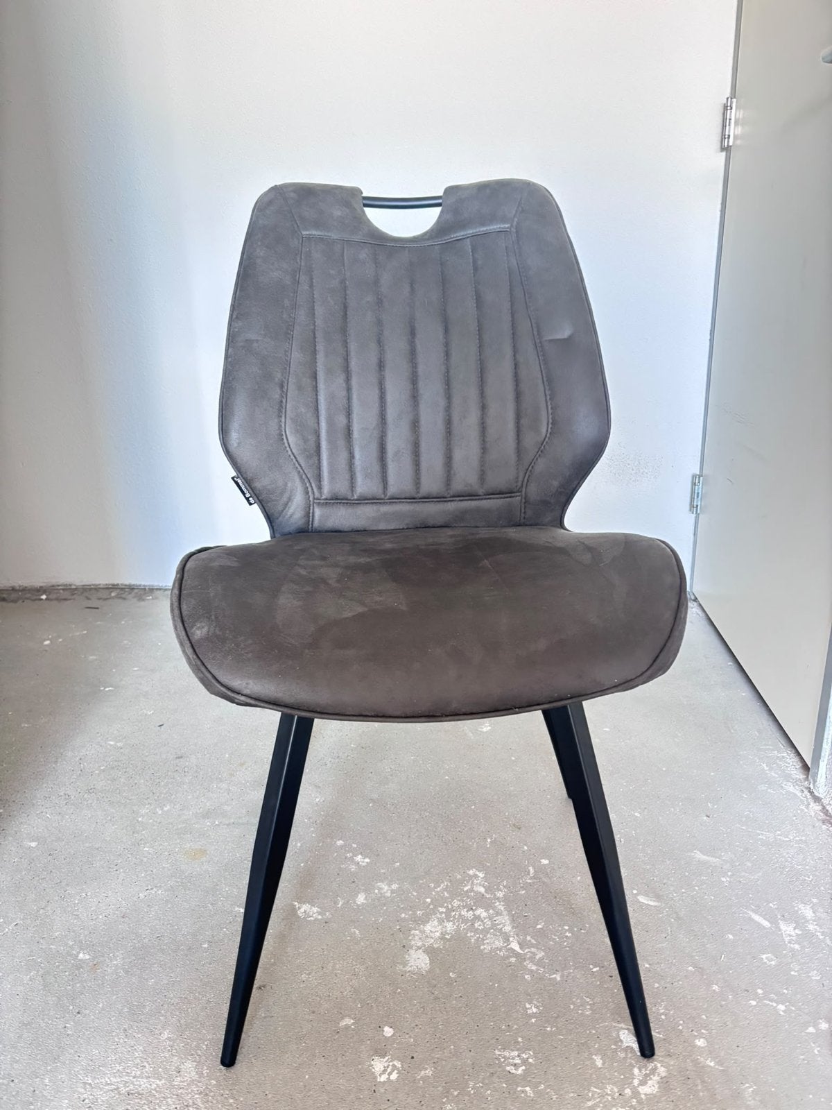 Moderne eetkamerstoel - Grijs van bommel 2 stuks, Ophalen, Zo goed als nieuw, Eén, Stof
