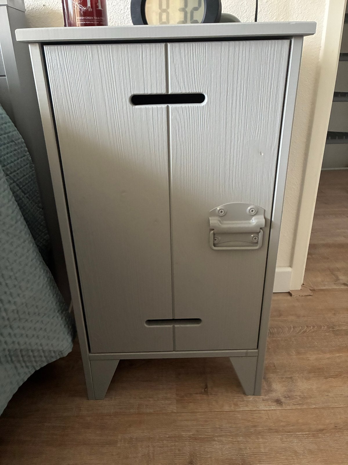 Woood nachtkastje kluis - Grijs houten kastje, Ophalen, Minder dan 45 cm, 55 tot 70 cm, Zo goed als nieuw