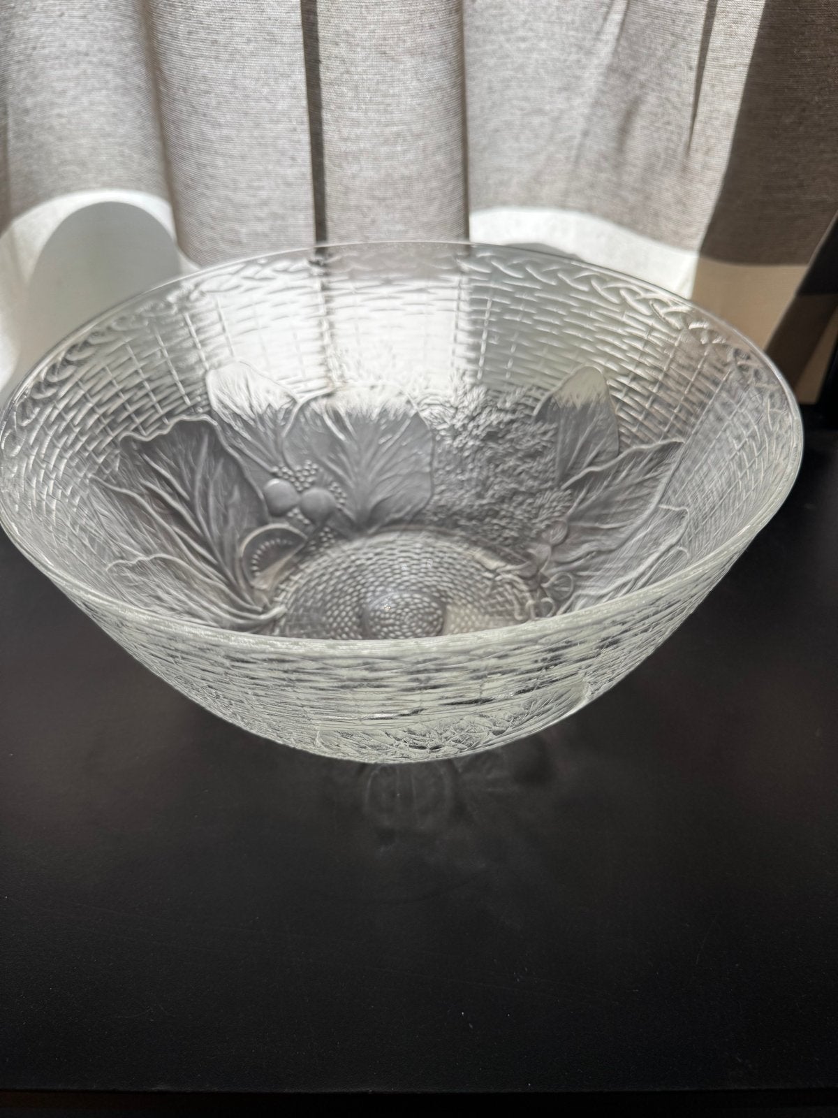 Glazen schaal met reliëf, 28cm, Ophalen, Gebruikt, Schaal, Rond
