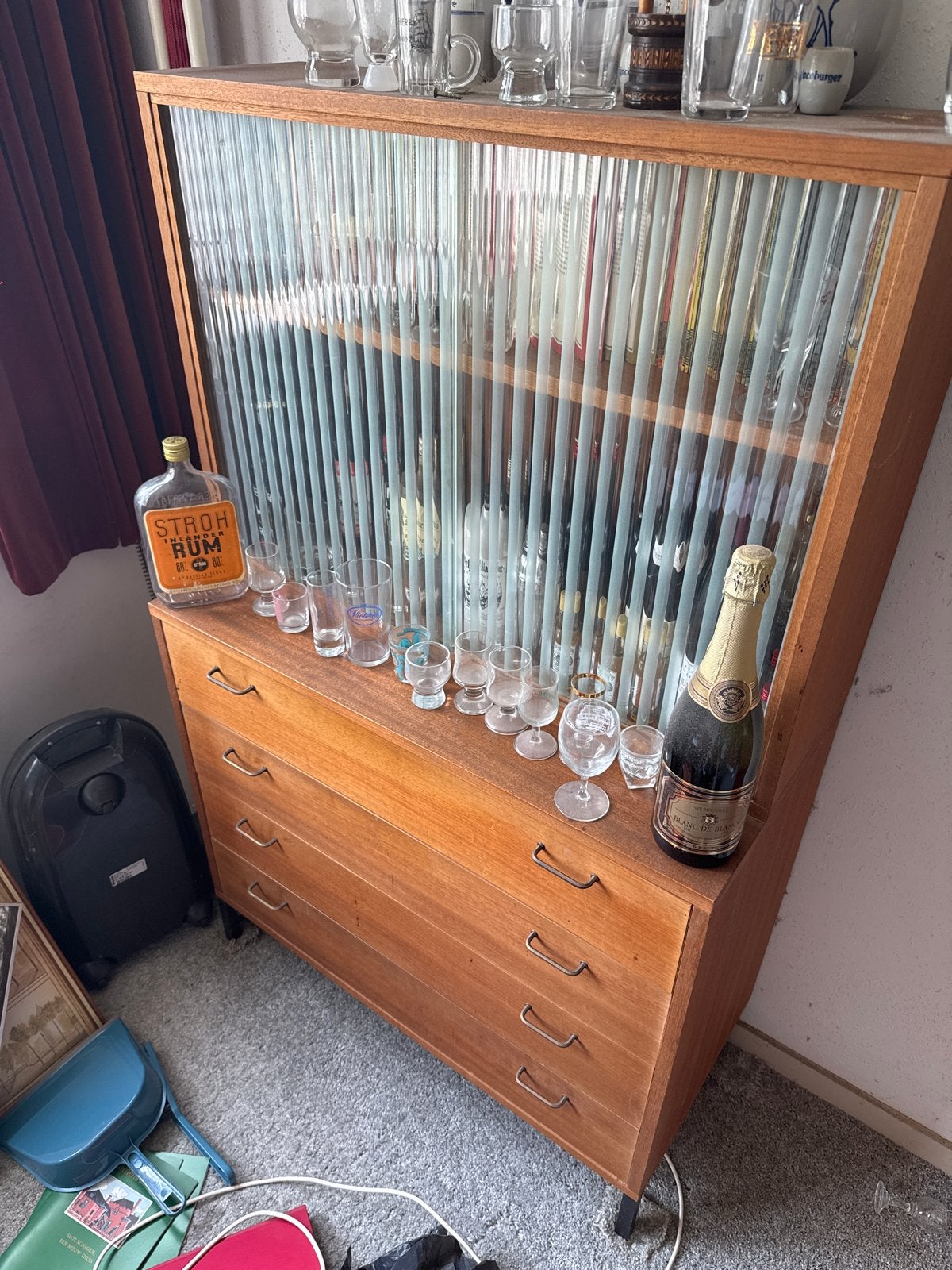 Vintage drankenkast met lades en glazen schuifdeuren, Antiek en Kunst, Ophalen