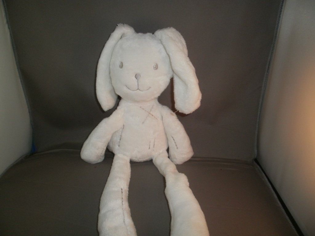 Prénatal konijn wit met crème stiksels strepen en x op buik, Prénatal, Overige karakters, Ophalen of Verzenden, Middelgroot (20 tot 80 cm)