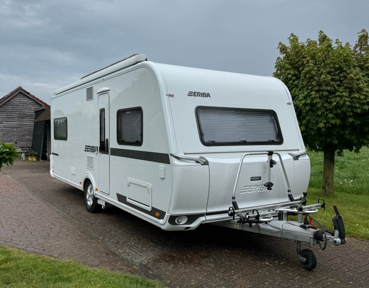 Eriba Nova 555 met Airco, Hefbed & Stapelbed voor 7 personen, Caravans en Kamperen, Kachel, Rondzit, Hefbed, 7 tot 8 meter