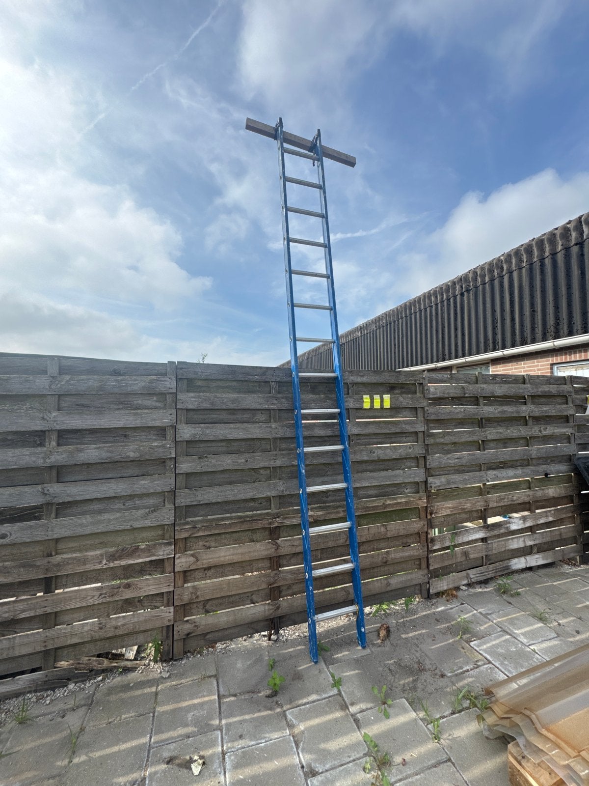 Stevige blauwe ladder, 4 meter of meer, Ophalen, Gebruikt, Ladder, 4 meter of meer