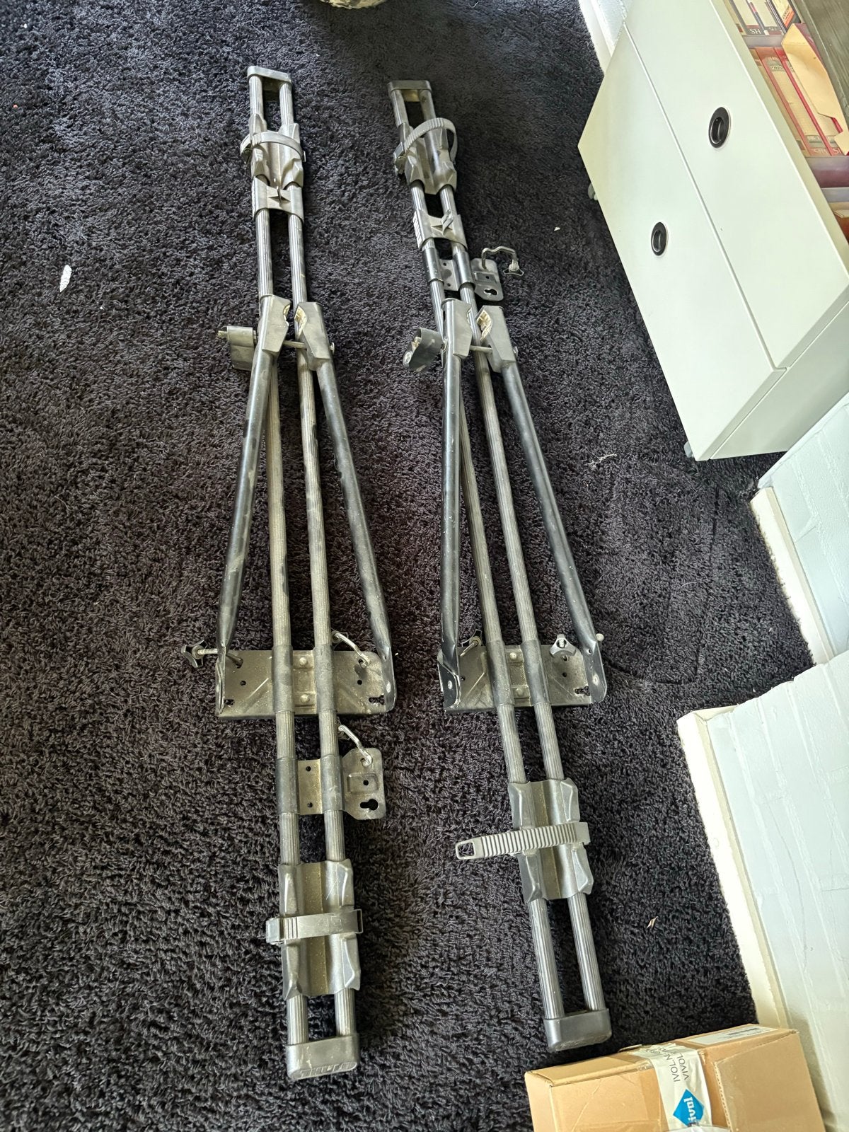 2 Thule fietsendragers voor dakmontage, Ophalen, 2 fietsen, Gebruikt, Dakdrager
