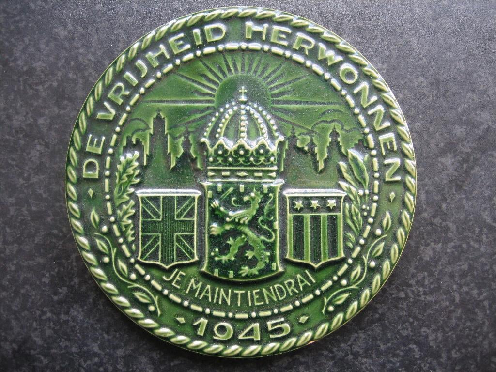 cloisonne tegel Mosa Maastricht Vrijheid Herwonnen 1945, Antiek en Kunst, Ophalen of Verzenden