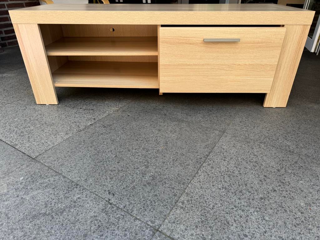 Gratis af te halen: TV-meubel (150 x 50 x 50 cm), Huis en Inrichting, Kasten | Televisiemeubels, Ophalen, Gebruikt, 100 tot 150 cm