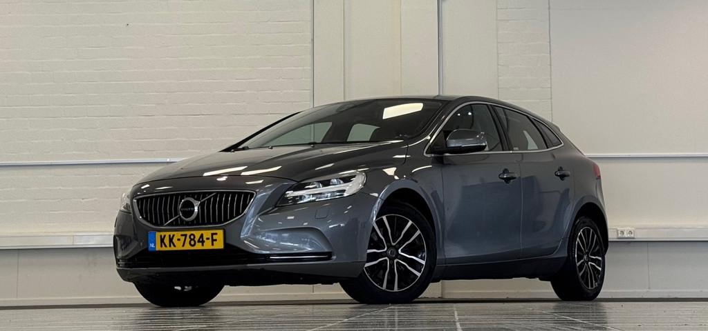 Volvo V40 2.0 T2 Summum Panoramadak Lerenbekleding Xenon Lux, Voorwielaandrijving, Gebruikt, Euro 6, 4 cilinders
