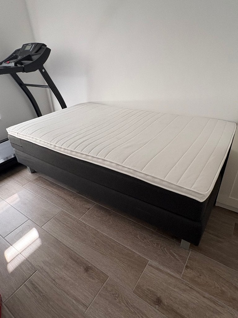Twijfelaar jysk, Huis en Inrichting, Slaapkamer | Boxsprings, Ophalen, Zo goed als nieuw, Twijfelaar, 120 cm
