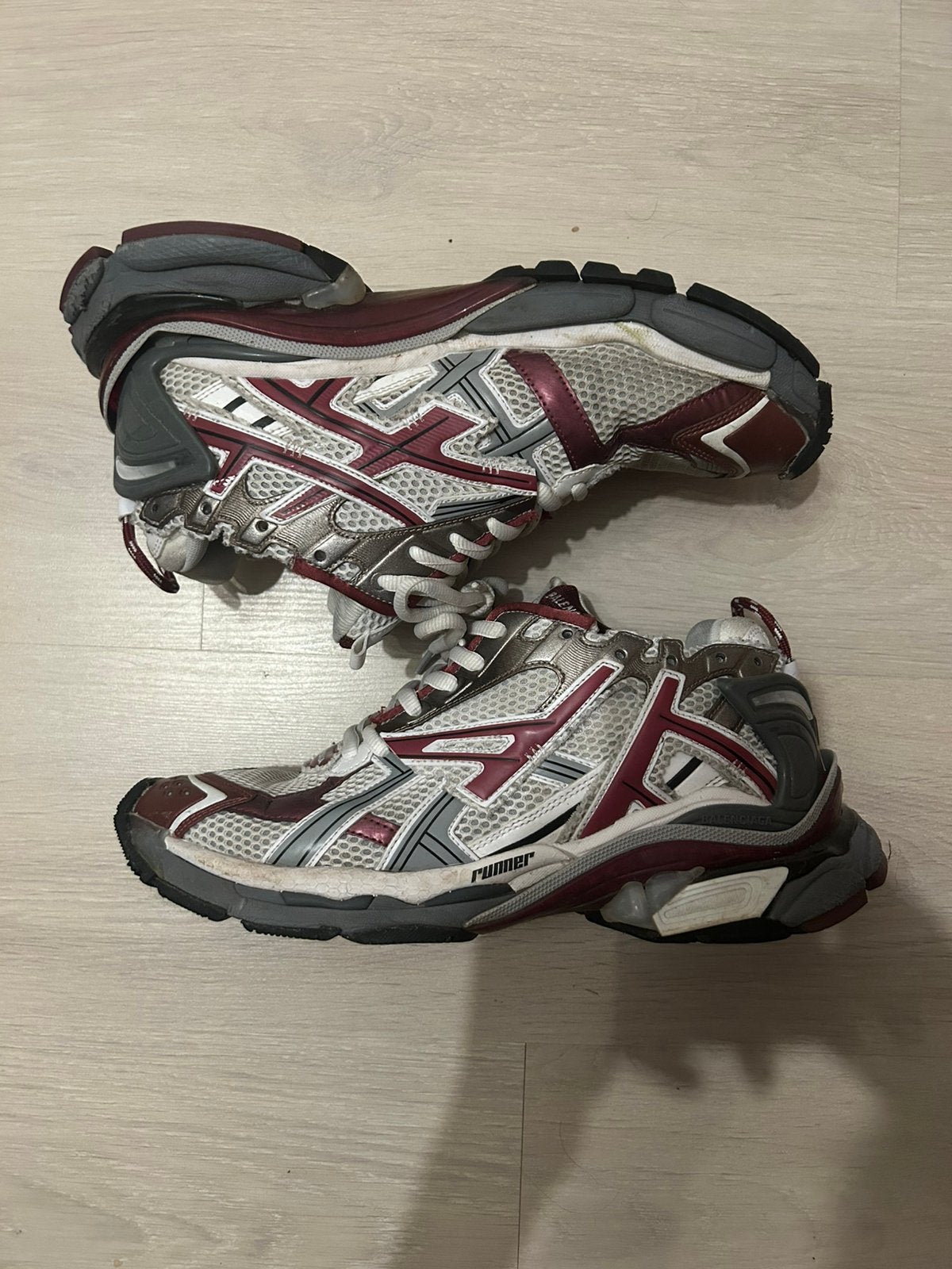 Balenciaga Runners Rood Wit, Overige kleuren, Ophalen of Verzenden, Sneakers of Gympen, Gedragen
