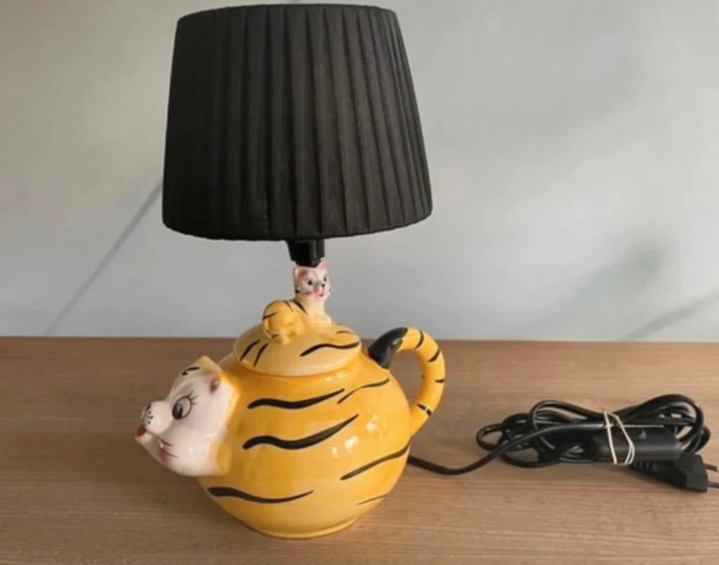 Schattige unieke poezen theepot lamp made by me Origin’Lily, Ophalen of Verzenden, Nieuw, Overige materialen