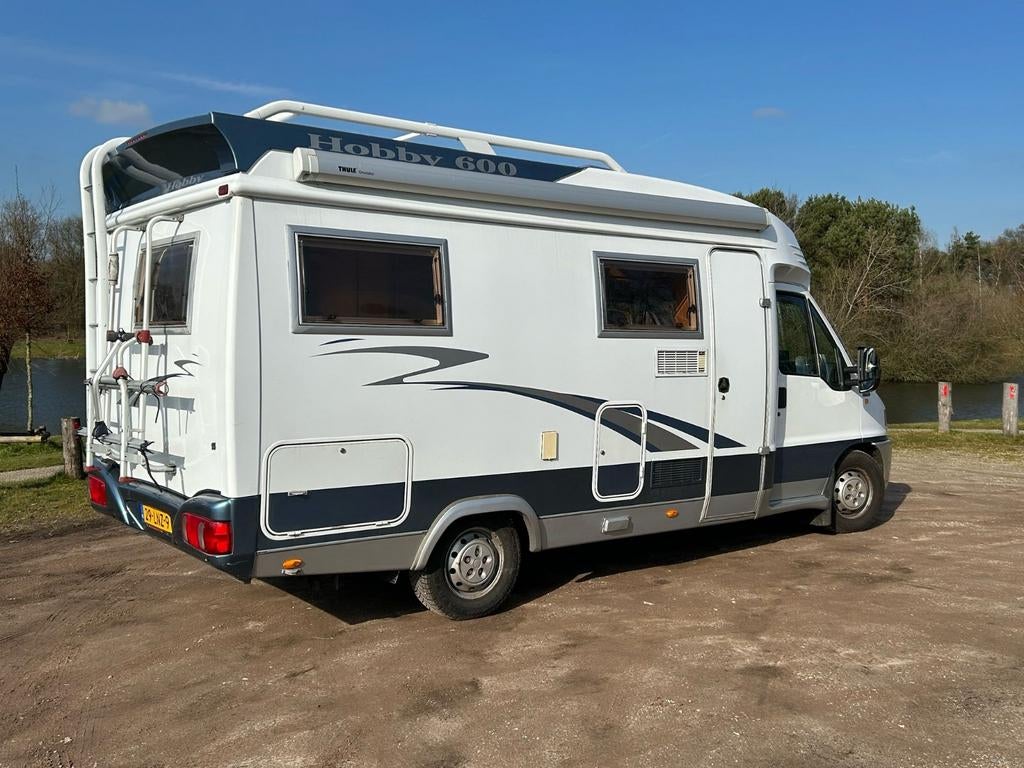 Hobby Camper - 14K te koop, Caravans en Kamperen, Campers, Buitenlamp, Standaard zit, Alkoof, Ringverwarming