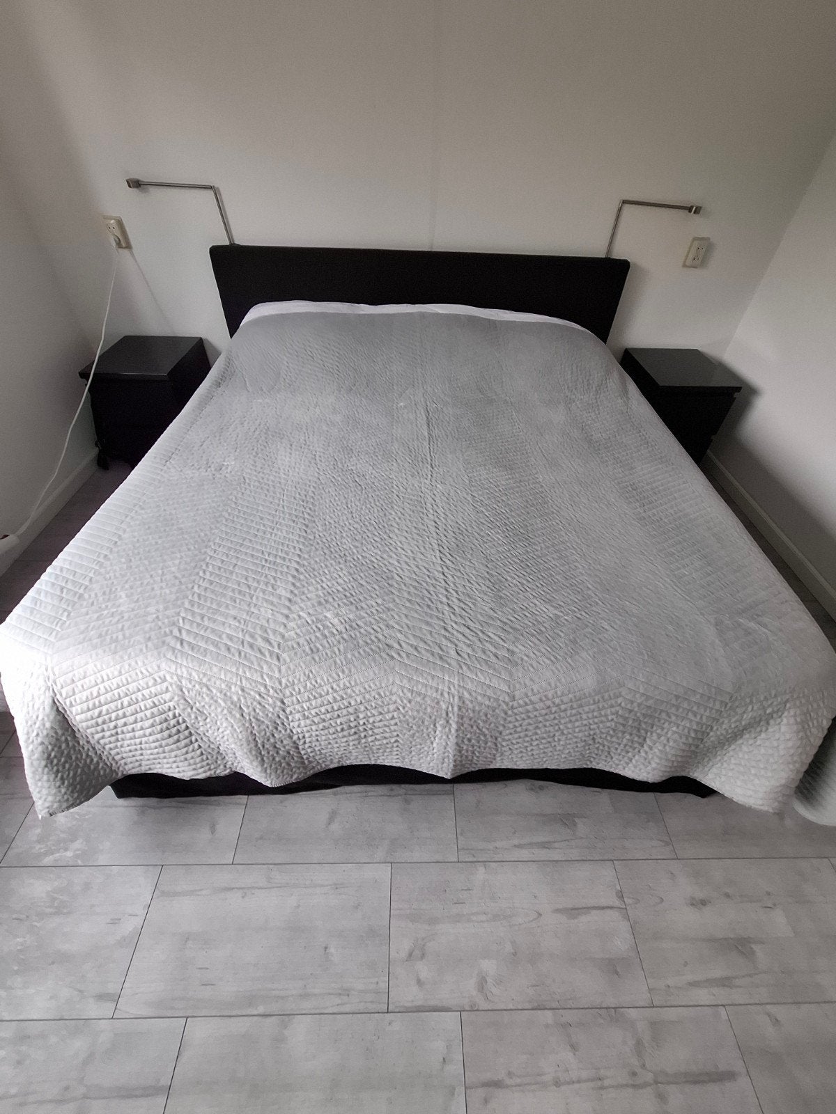Boxspring 180x200 antraciet grijs met nachtlampjes, Huis en Inrichting, Slaapkamer | Boxsprings, Ophalen, Gebruikt, Tweepersoons