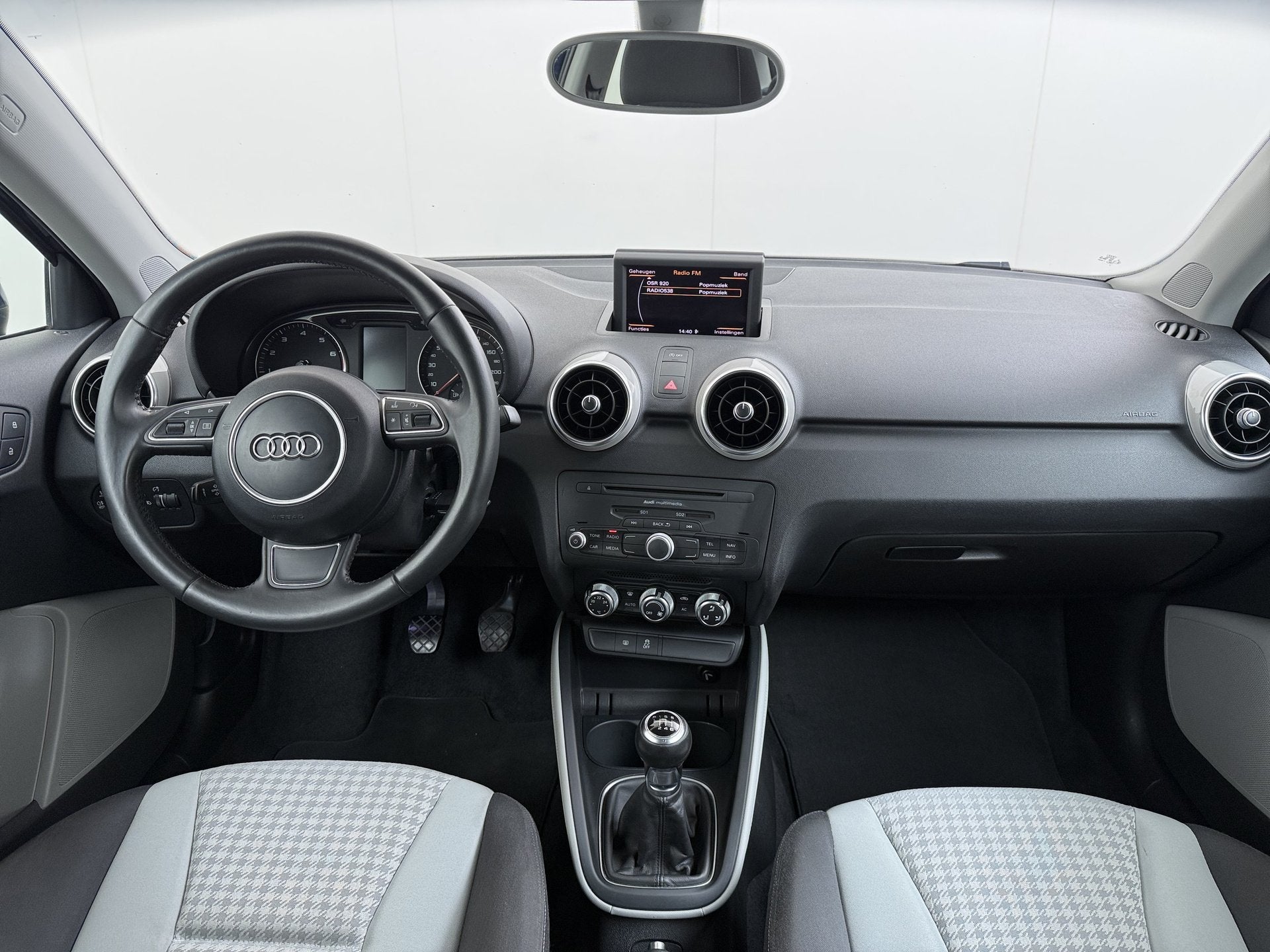 Audi A1 1.4T 123PK Navi Connect Pdc Climate Control Cruise C, Auto's, Voorwielaandrijving, Euro 5, Stof, Zwart