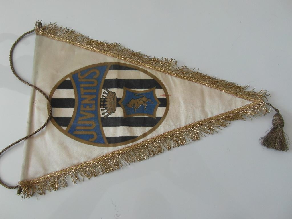 voetbal vaan vaantjes juventus 18 x jaren 60 tot heden, Ophalen of Verzenden, Zo goed als nieuw, Buitenlandse clubs, Vaantje of Sjaal