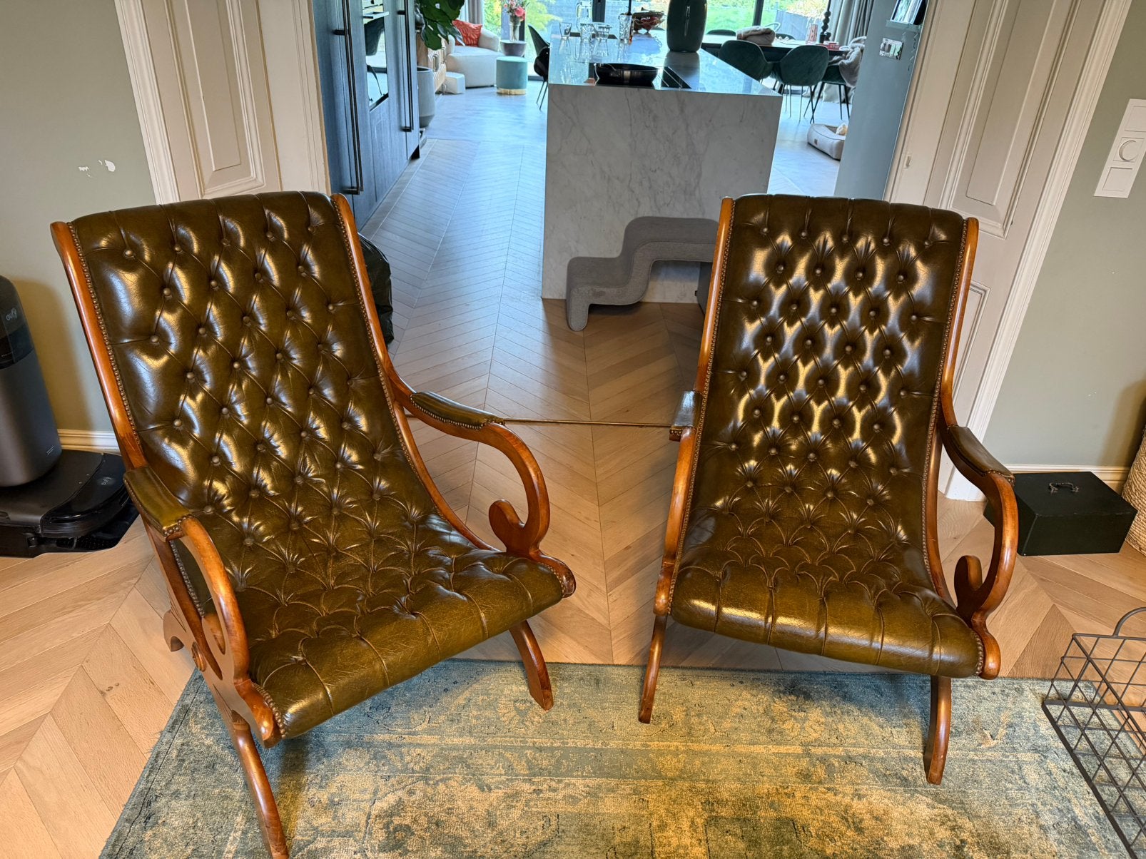 Set van 2 antieke Chesterfield stoelen, Antiek en Kunst, Antiek | Meubels | Stoelen en Banken, Ophalen