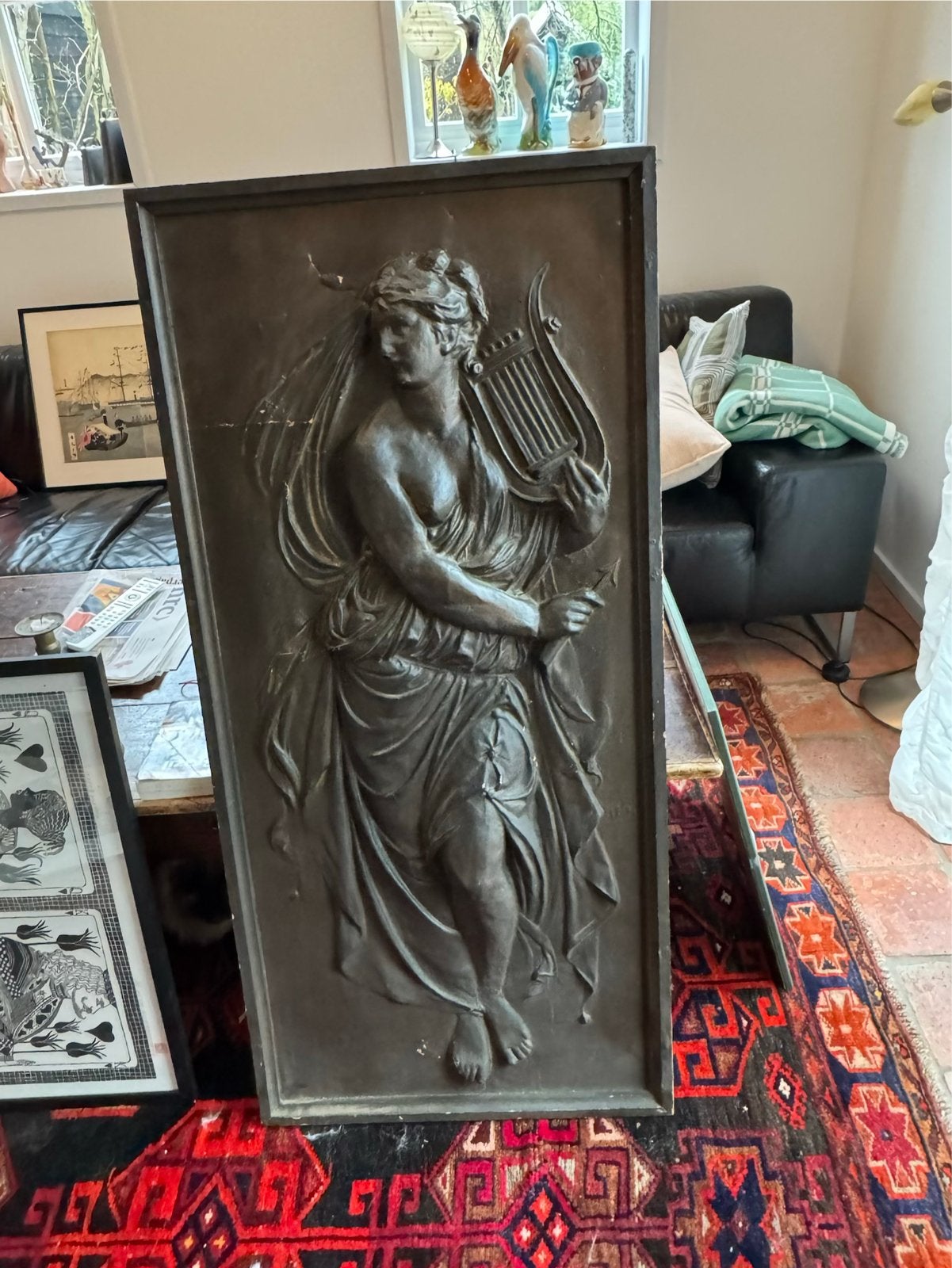 Antiek reliëf van muze met lier - Klassieke wanddecoratie, Ophalen of Verzenden, Gepatineerd, Wanddecoratie, 1 meter - 2 meter