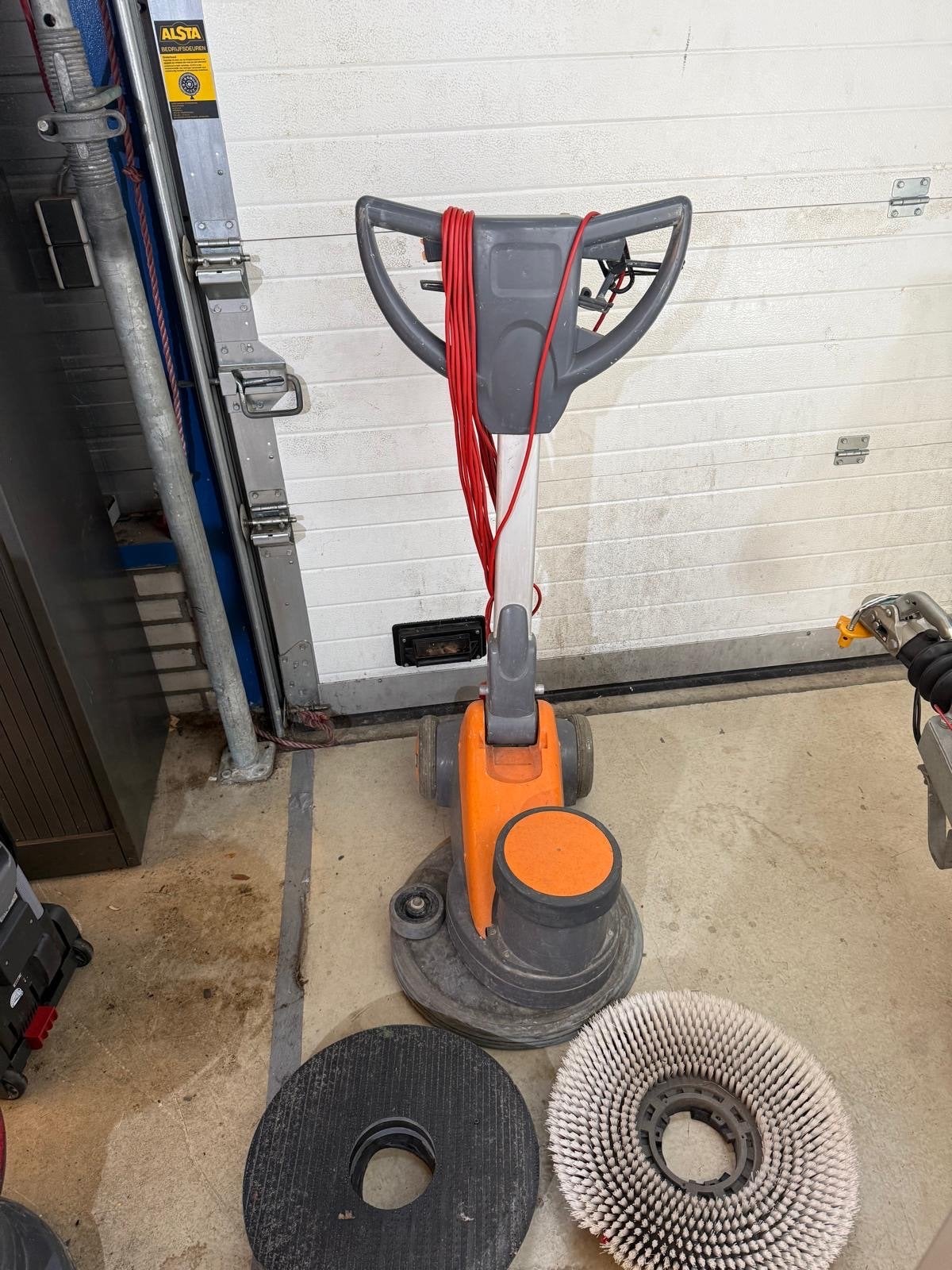 Taski ergodisc 400, Ophalen, Gebruikt, Schrobmachine
