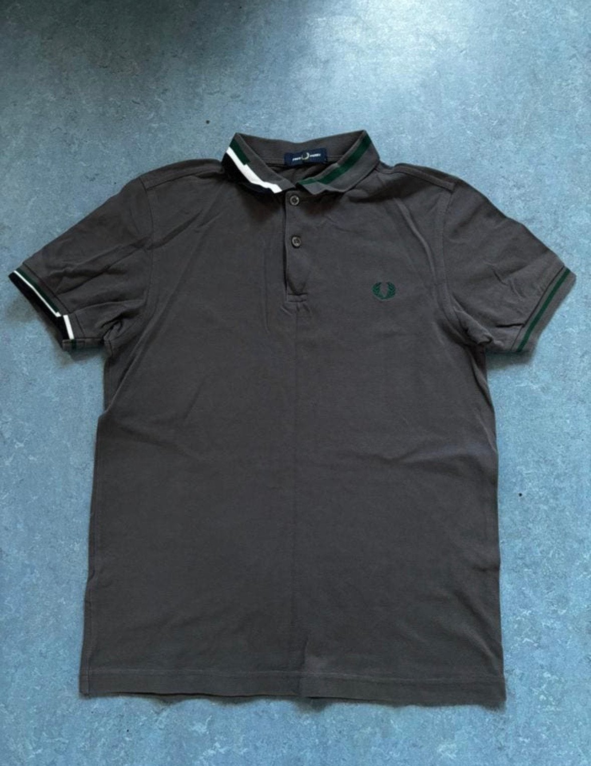 Fred Perry, Ophalen of Verzenden, Zo goed als nieuw, Maat 46 (S) of kleiner, Grijs