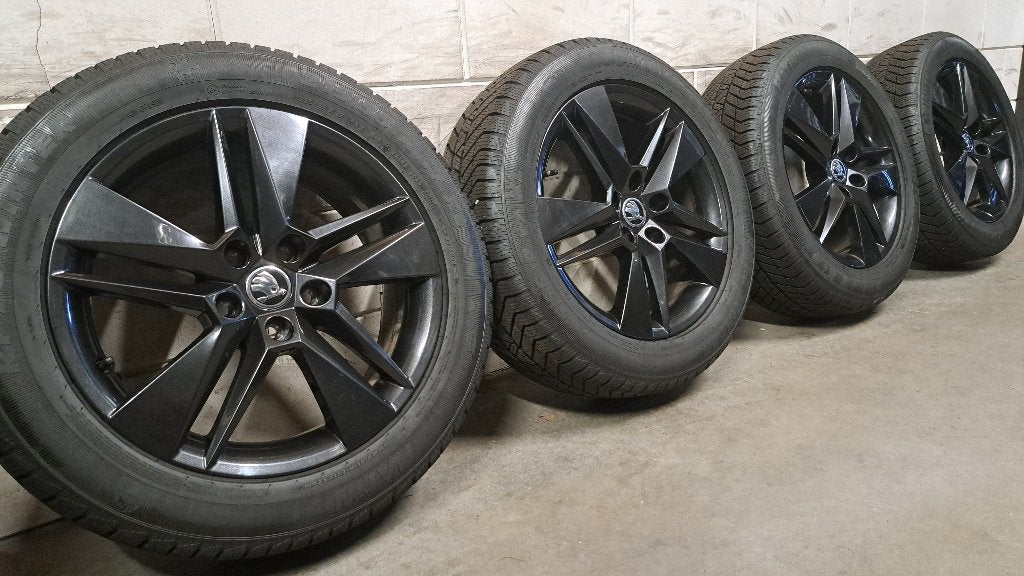 Antraciete velgen Karoq Octavia Superb Ateca T-Roc 215/55/17, Auto-onderdelen, Banden en Velgen, Banden en Velgen, 17 inch, Personenwagen