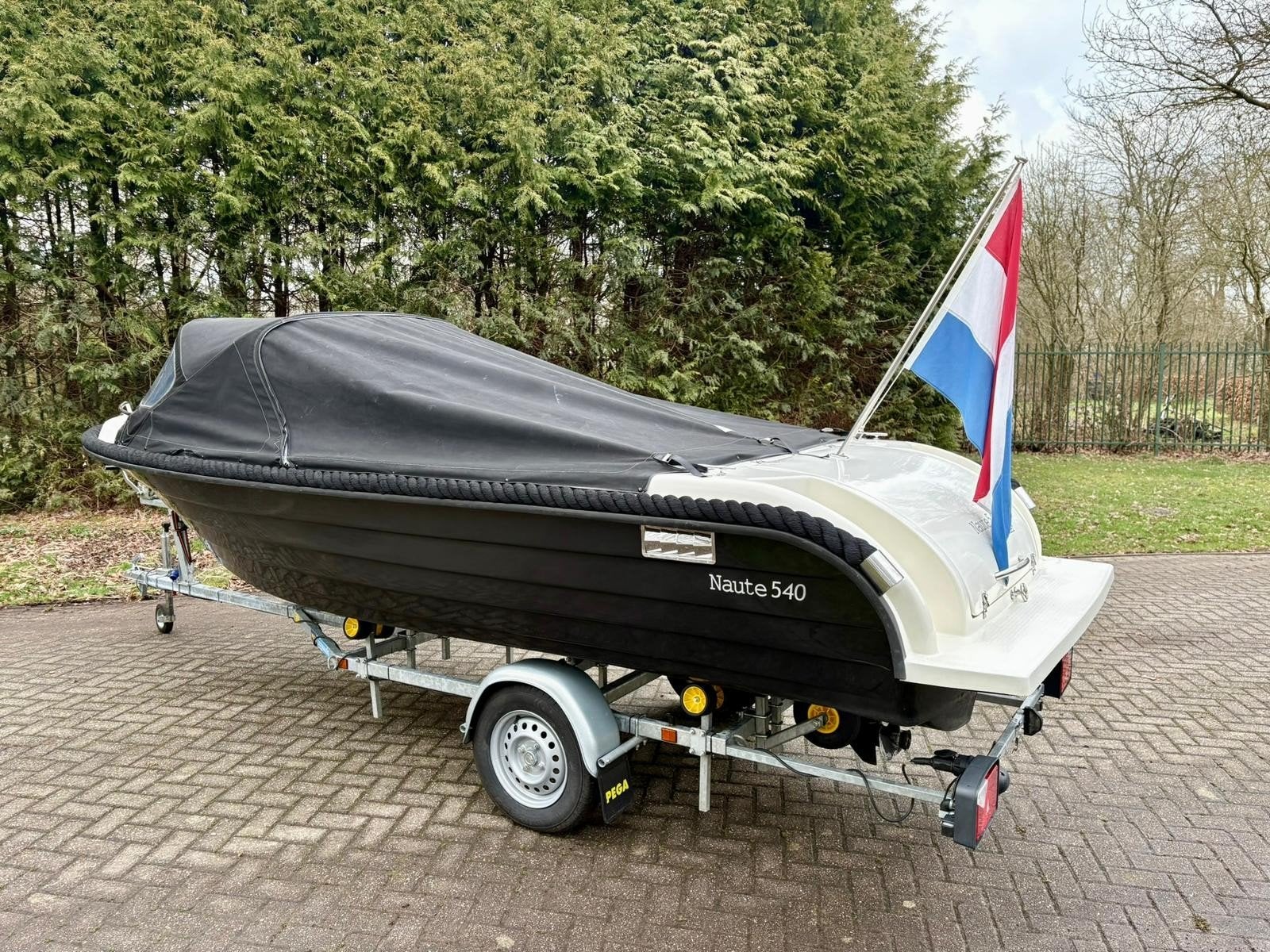 Naute 540 Tender met Suzuki 20pk EFI en trailer, Watersport en Boten, Sloepen, Ophalen, Gebruikt, Buiskap, 20 pk