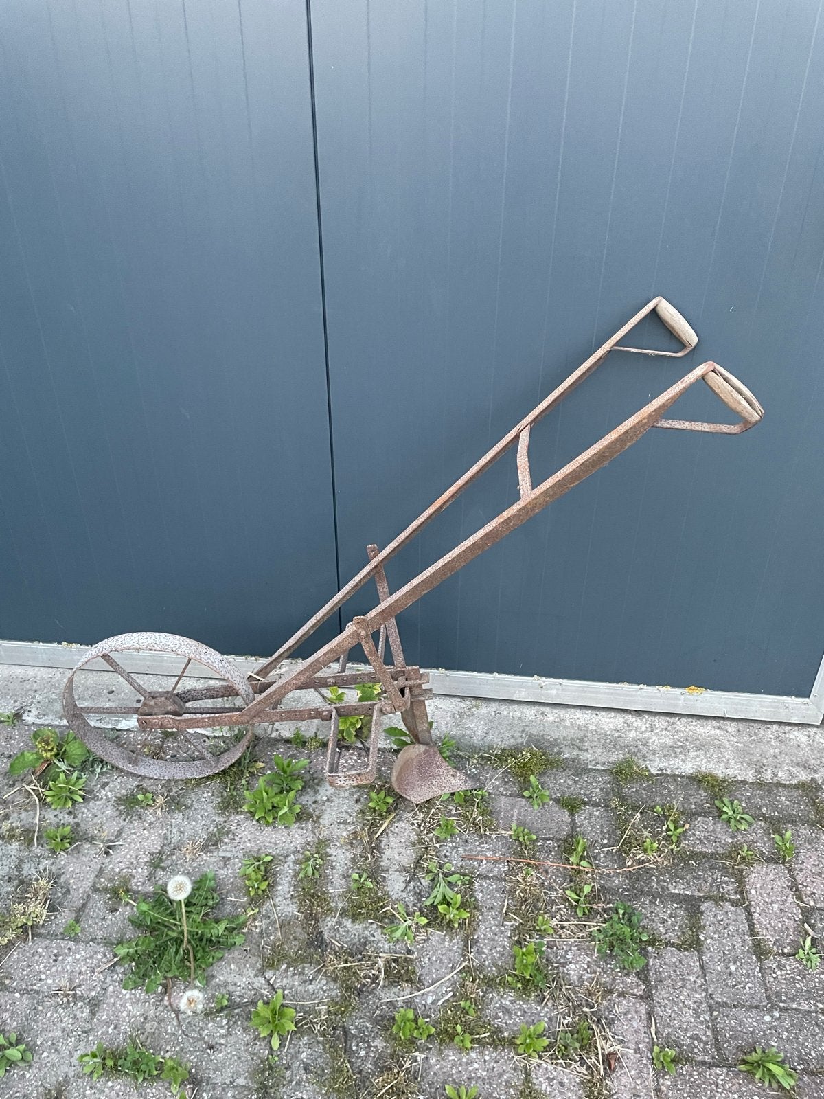 Antieke handploeg - Decoratief tuingereedschap, Antiek en Kunst, Ophalen