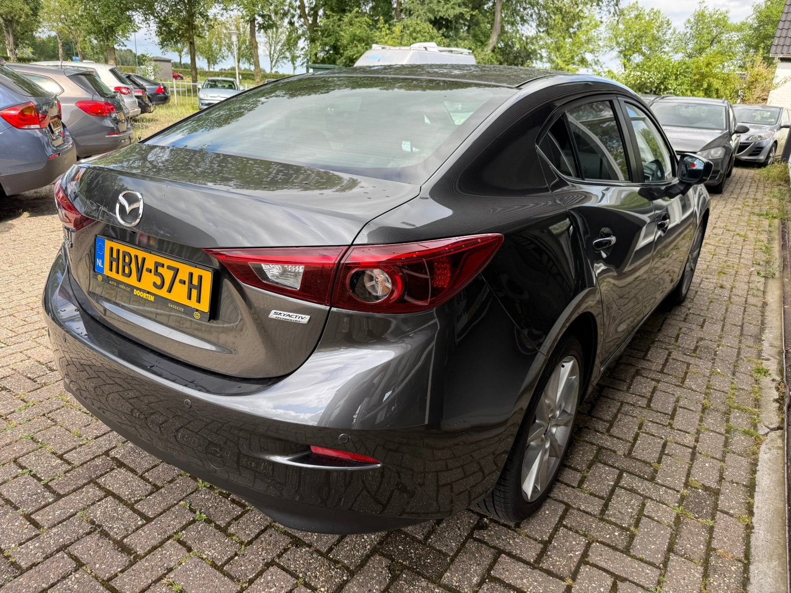 Mazda 3 Skyactiv-d 150 pk VASTE PRIJS Clima nani camera, Auto's, Voorwielaandrijving, Stof, Zwart, 4 cilinders