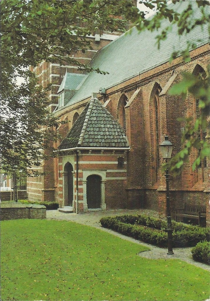 Enkhuizen zuiderkerk zuidingang ansichtkaart ( a1638, Verzamelen, Ophalen of Verzenden, 1980 tot heden, Ongelopen, Noord-Holland