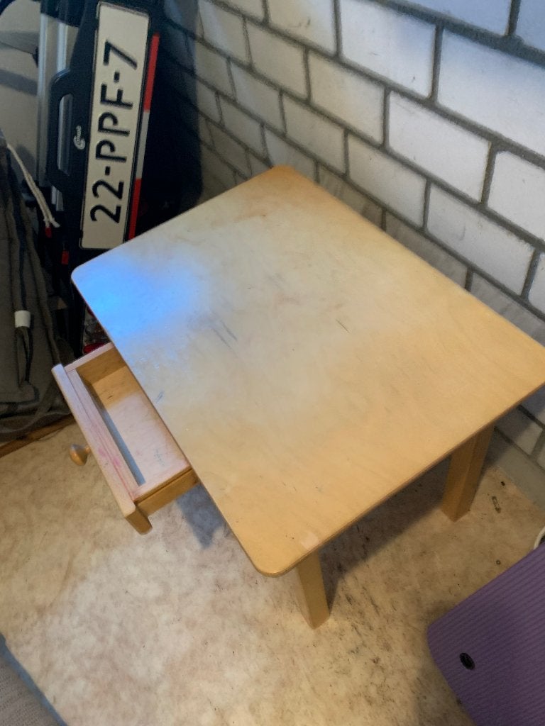 Kinder tafeltje, Kinderen en Baby's, Kinderkamer | Tafels en Stoelen, Ophalen, Gebruikt, Tafel(s)
