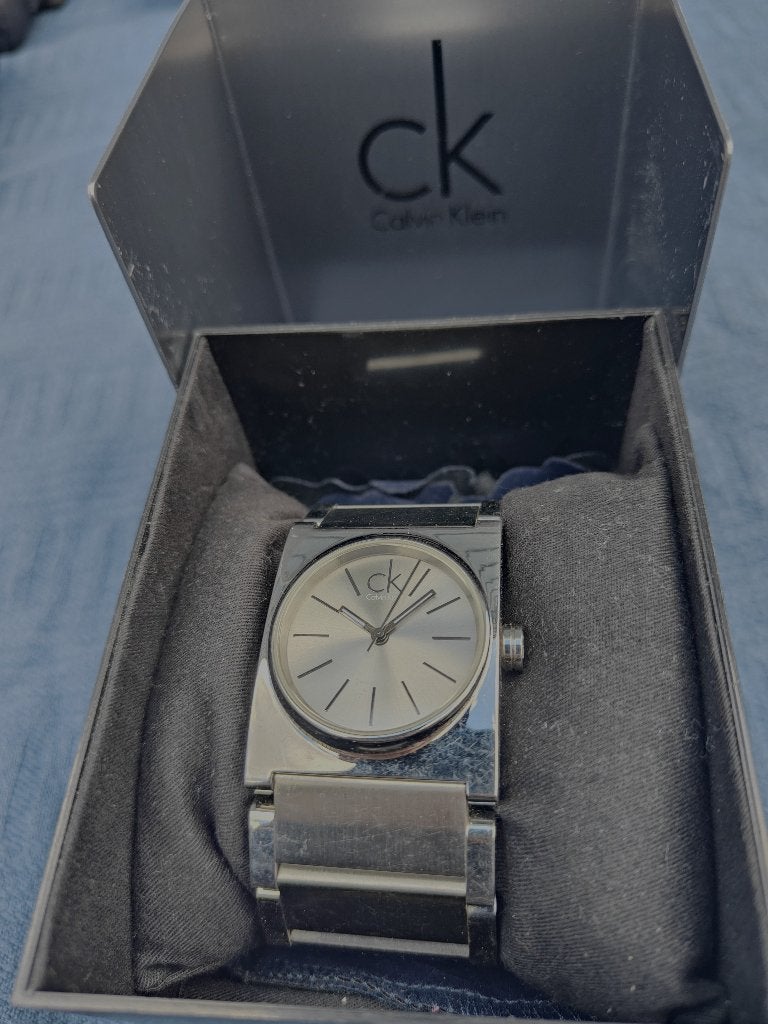 Dameshorloge van Calvin Klein in luxe doos, Sieraden, Tassen en Uiterlijk, Staal, Staal, Polshorloge, Zo goed als nieuw