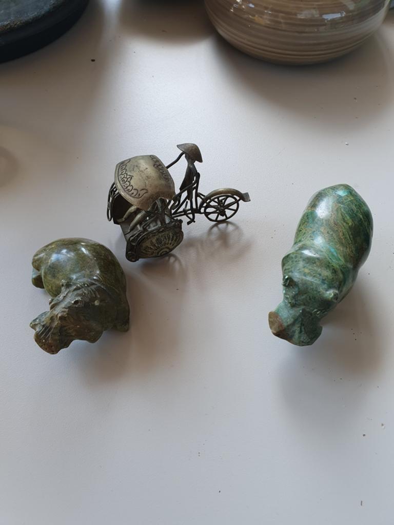 Vintage beeldjes: 2 nijlpaarden en riksja, Ophalen of Verzenden