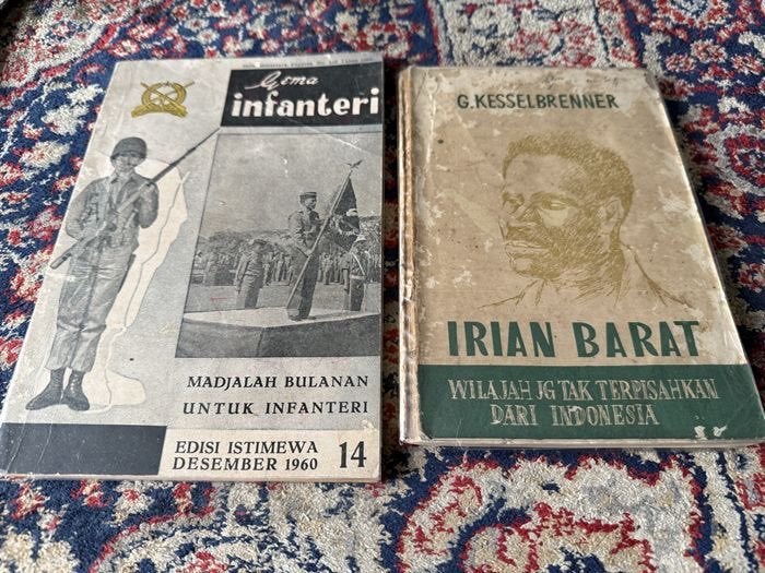 Gema Infanterie 1960. Irian Barat 1961. Beide Indonesisch., Boeken, Ophalen of Verzenden, Overige onderwerpen, Tweede Wereldoorlog