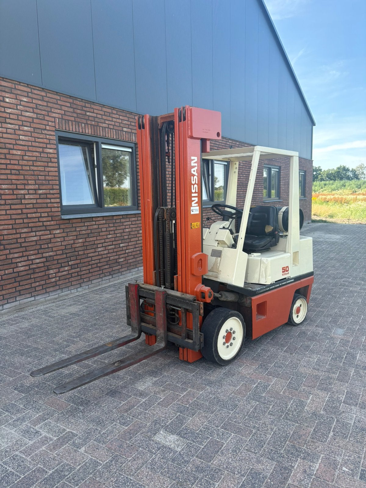 Nissan 2,5T LPG Cushion triplo sideshift, Zakelijke goederen, Ophalen, LPG, Heftruck