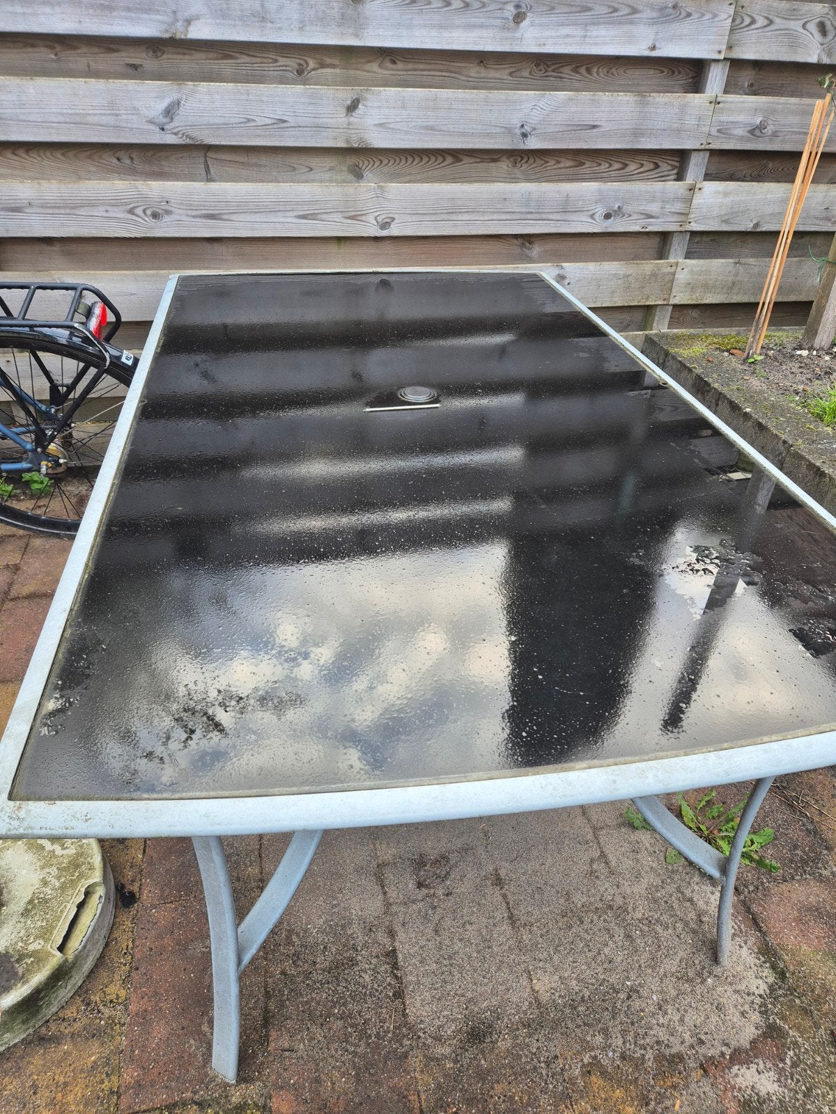 tuintafel met glazen plaat GRATIS af te halen, Ophalen, Gebruikt, Rechthoekig, Aluminium