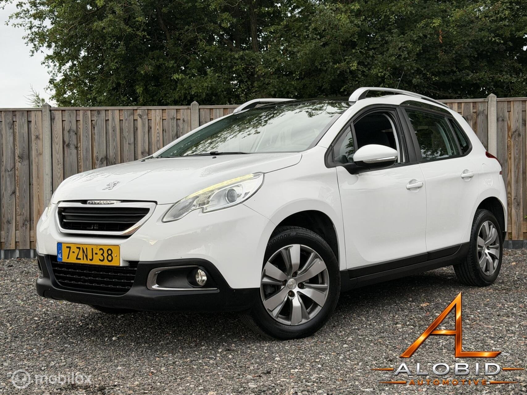 Peugeot 2008 1.6 VTi Navi Pano Trekhaak Airco 100% onderhoud, Voorwielaandrijving, Euro 5, Gebruikt, 4 cilinders
